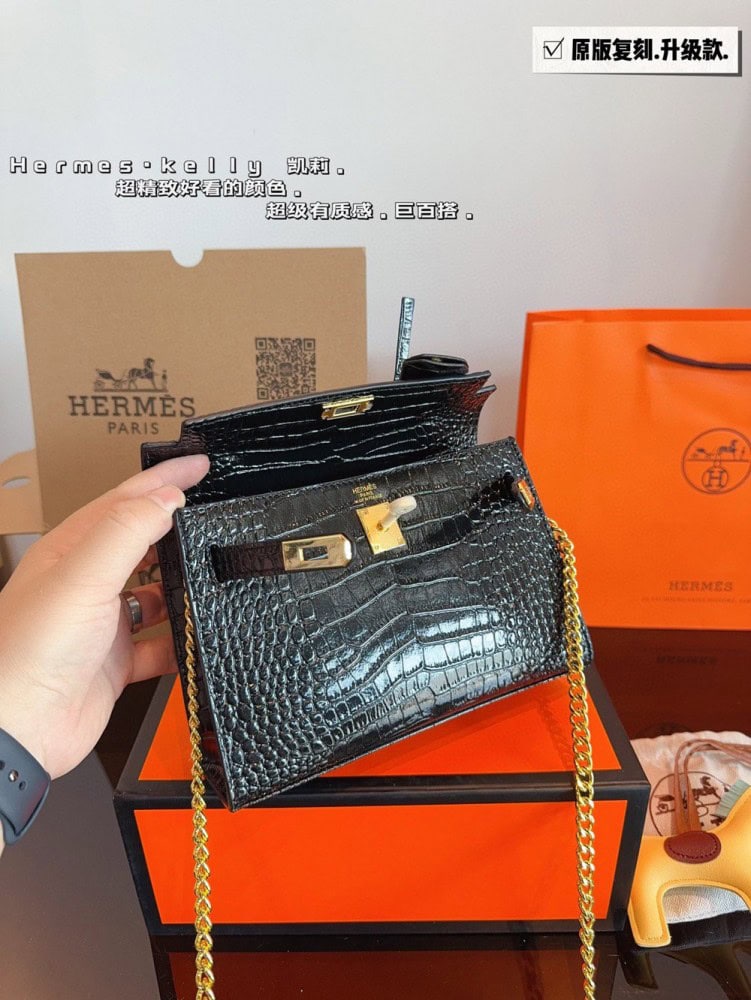 【AT2494】Hermes エルメスのケリーバッグ第1世代（ワニ柄）。本当に素敵です。日常のカジュアルスタイルにぴったりです。
