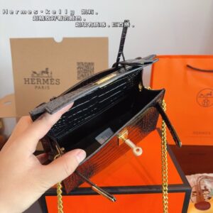 【AT2494】Hermes エルメスのケリーバッグ第1世代（ワニ柄）。本当に素敵です。日常のカジュアルスタイルにぴったりです。