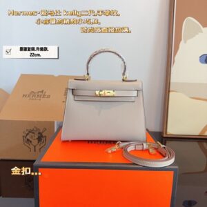 【AT2495】Hermes ヘルメス。エルメス ケリーバッグを背負うプラチナバッグの季節がやってきました。