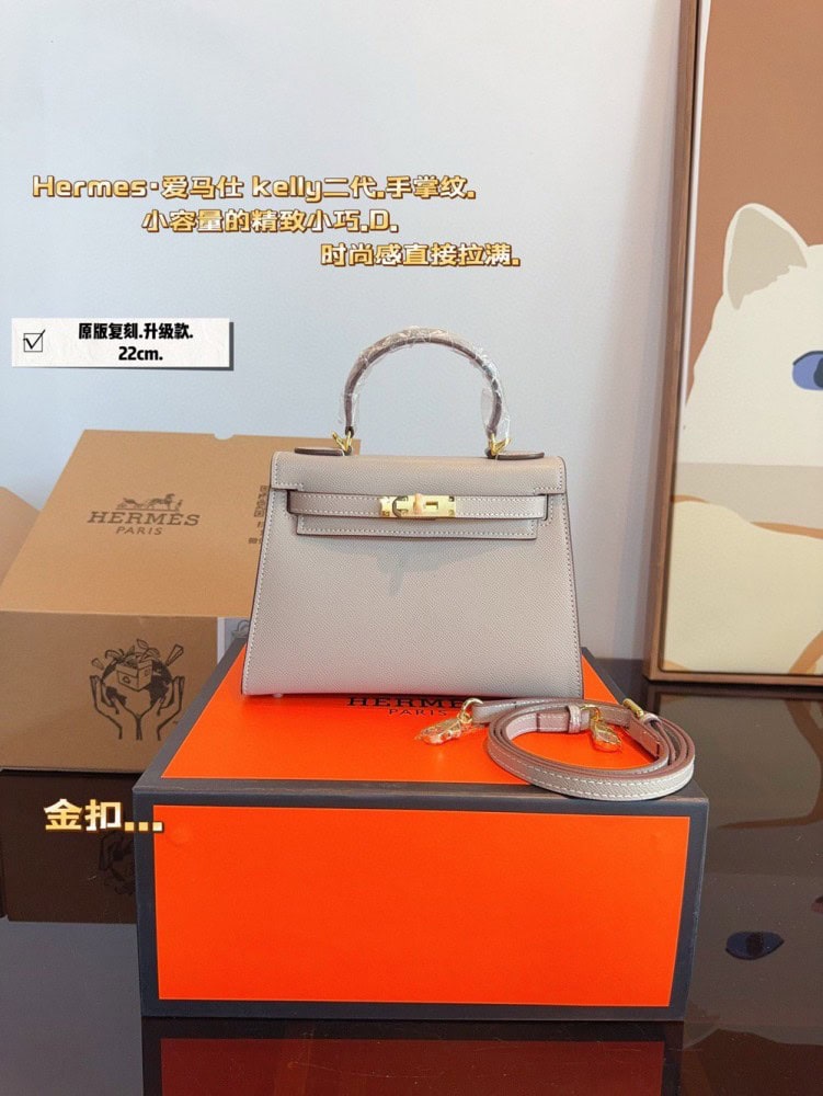 【AT2495】Hermes ヘルメス。エルメス ケリーバッグを背負うプラチナバッグの季節がやってきました。