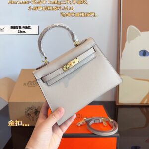 【AT2495】Hermes ヘルメス。エルメス ケリーバッグを背負うプラチナバッグの季節がやってきました。