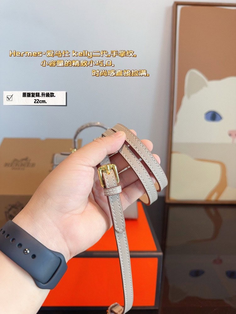 【AT2495】Hermes ヘルメス。エルメス ケリーバッグを背負うプラチナバッグの季節がやってきました。