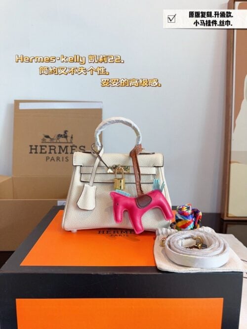 【AT2497】Hermes エルメス。ケリーバッグの季節がやってきました。