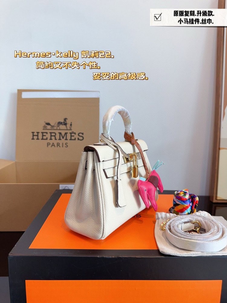 【AT2497】Hermes エルメス。ケリーバッグの季節がやってきました。