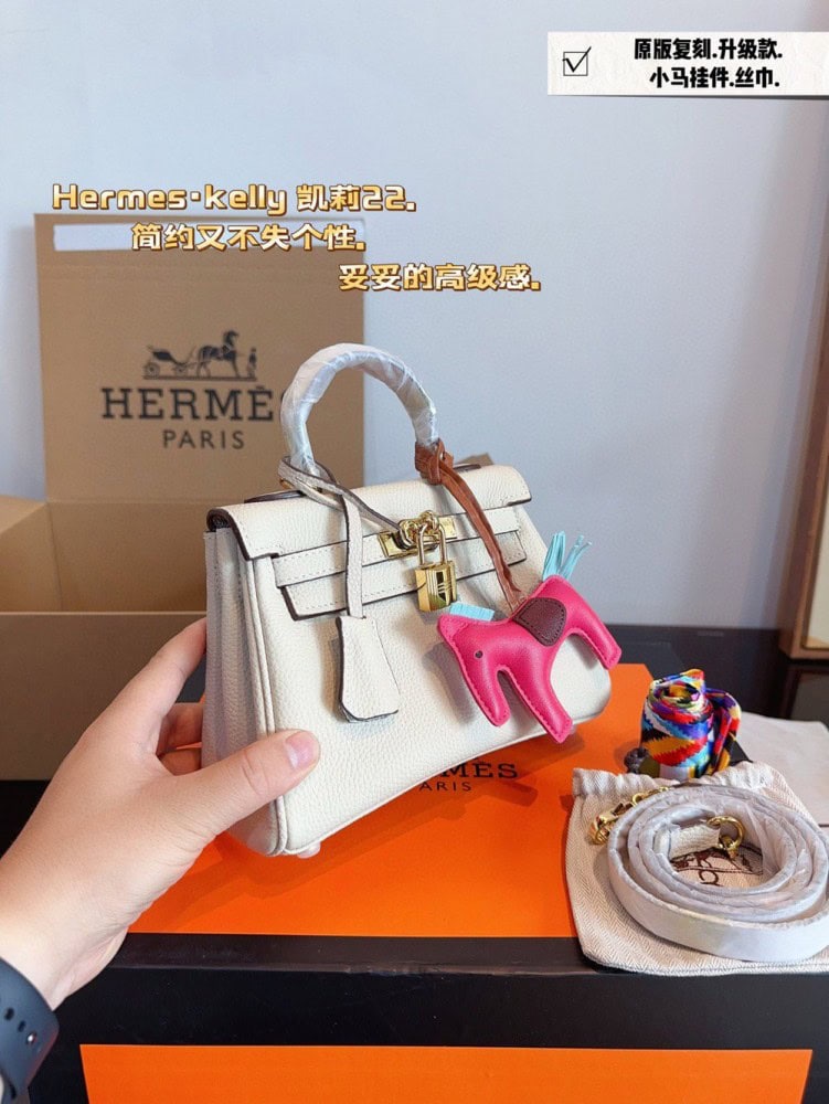 【AT2497】Hermes エルメス。ケリーバッグの季節がやってきました。
