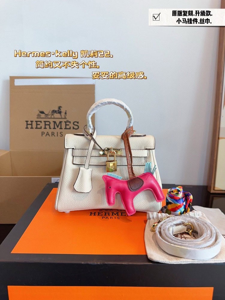 【AT2497】Hermes エルメス。ケリーバッグの季節がやってきました。