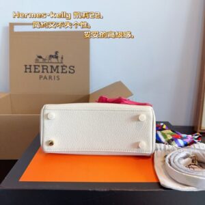 【AT2497】Hermes エルメス。ケリーバッグの季節がやってきました。