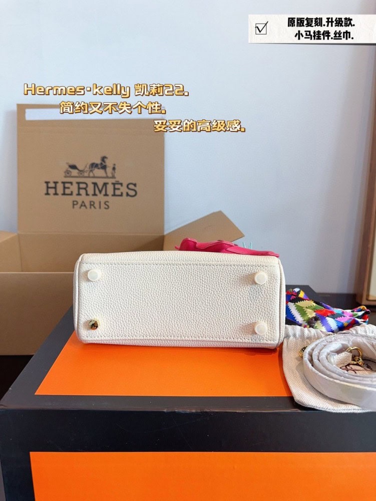 【AT2497】Hermes エルメス。ケリーバッグの季節がやってきました。