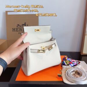 【AT2497】Hermes エルメス。ケリーバッグの季節がやってきました。
