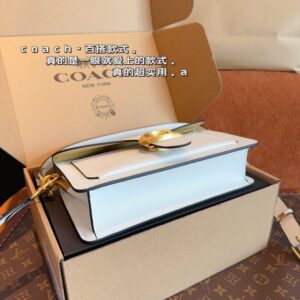 【AT2498】Coach コーチの新作コーチ-タビー26は、色合いが素晴らしいです！高い美しさと着用可能性を兼ね備えたデザインです。ハンドバッグとショルダーとして使えるので、様々なスタイルに合わせやすいです。