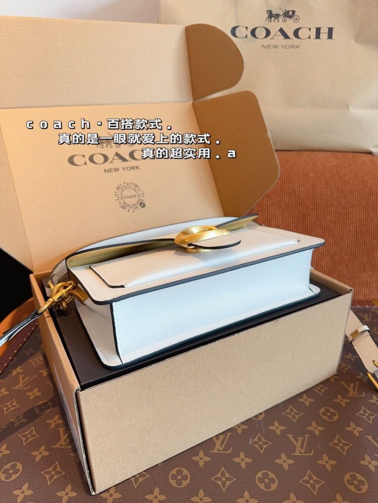 【AT2498】Coach コーチの新作コーチ-タビー26は、色合いが素晴らしいです！高い美しさと着用可能性を兼ね備えたデザインです。ハンドバッグとショルダーとして使えるので、様々なスタイルに合わせやすいです。