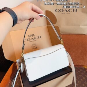 【AT2498】Coach コーチの新作コーチ-タビー26は、色合いが素晴らしいです！高い美しさと着用可能性を兼ね備えたデザインです。ハンドバッグとショルダーとして使えるので、様々なスタイルに合わせやすいです。