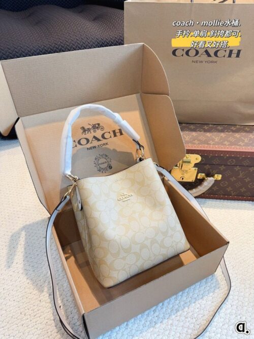 【AT2499】Coach コーチの5月の新作バケツバッグは、最新のシーズンに休日を楽しむためのカジュアルで自由なバッグです。立体的で豊かなデザインが特徴です。