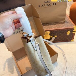 【AT2499】Coach コーチの5月の新作バケツバッグは、最新のシーズンに休日を楽しむためのカジュアルで自由なバッグです。立体的で豊かなデザインが特徴です。