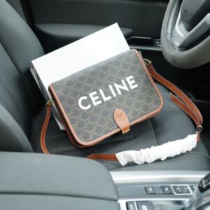 【AT2502】CELINE 公式ウェブサイトと同期する ショルダーバッグ 斜めがけシングルショルダーバッグ 時代を超越した象徴的な製品 小牛革 最高級の金具製作 一般的なバージョンとは異なる 今年のお気に入りのデザイン 全て実際の撮影写真 実用性が非常に高い