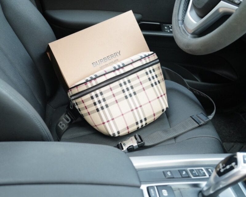 【AT2504】Burberry 🇮🇹 バーバリー公式ウェブサイトと同期したウエストバッグ。永遠に時代を超えたアイコン的な製品で、一般的な市販バージョンとは異なります。今年のBurberryが特にお気に入りのデザインです。すべて実物写真で、非常に使いやすいアイテムです。
