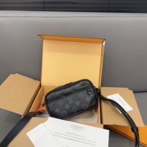 【AT2509】LV Louisvuittonルイ・ヴィトンミニAlpha牛革ショルダーバッグは、緻密なインレイワークを採用し、クラシックで洋服に合う実用的な写真撮影のギフトボックスです。