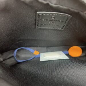 【AT2509】LV Louisvuittonルイ・ヴィトンミニAlpha牛革ショルダーバッグは、緻密なインレイワークを採用し、クラシックで洋服に合う実用的な写真撮影のギフトボックスです。