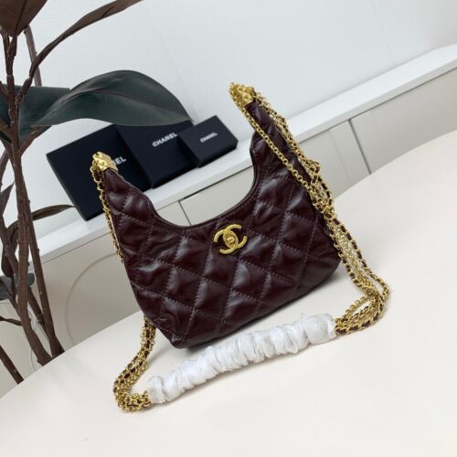 【AT2511】Chanel シャネルの斜めがけバッグは自由なスタイルで、手で持っても、肩にかけても、斜めがけしても、おしゃれな晩餐会にもピッタリです。何でもできるバッグと言われています。このバッグ、とても価値があります！容量もたっぷりあります！