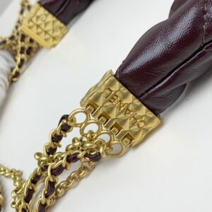 【AT2511】Chanel シャネルの斜めがけバッグは自由なスタイルで、手で持っても、肩にかけても、斜めがけしても、おしゃれな晩餐会にもピッタリです。何でもできるバッグと言われています。このバッグ、とても価値があります！容量もたっぷりあります！