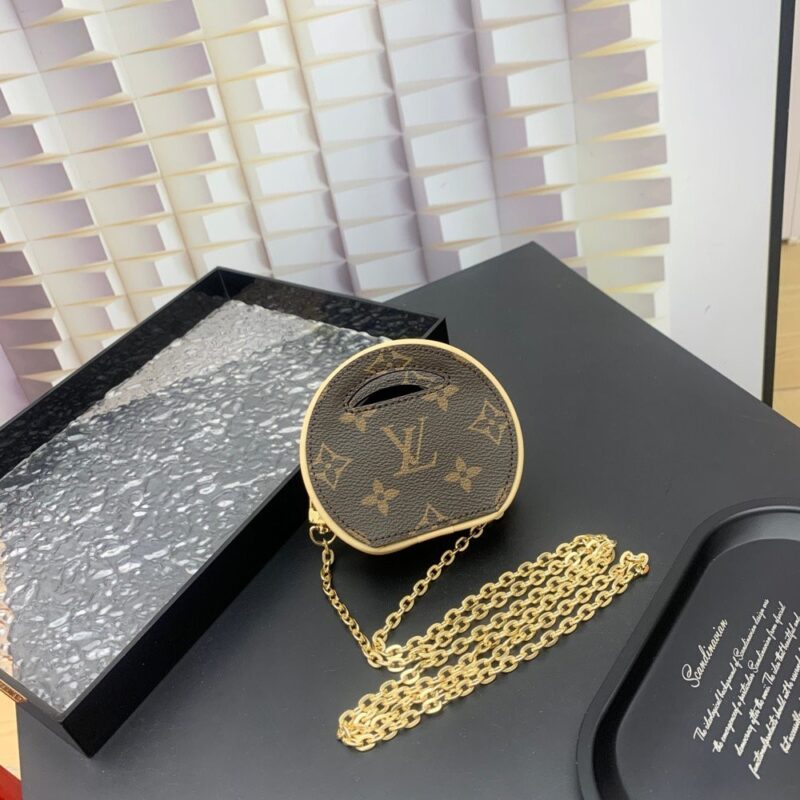 【AT2513】LVの新作Around Meバッグは、モノグラムコーティングキャンバスを使用し、ブランドLV Circleロゴのインスピレーションを表現しています。