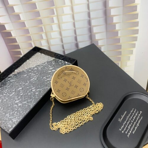 【AT2515】LVの新作 Around Me ハンドバッグは、モノグラムコーティングキャンバスを使用し、ブランドの LV Circle ロゴのインスピレーションを表現しています。