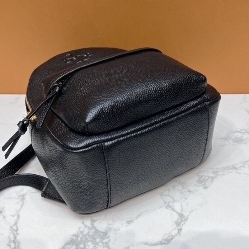 【AT2530】LOEWEの新作リッチグレインレザーバックパック、女性用バッグ、柔らかい牛革、立体感が非常に良い形状。
