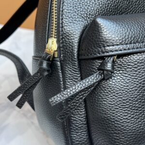 【AT2530】LOEWEの新作リッチグレインレザーバックパック、女性用バッグ、柔らかい牛革、立体感が非常に良い形状。