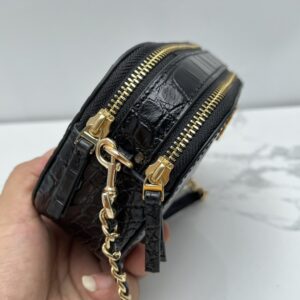 【AT2534】Tory Burchの新しい女性用カメラバッグは、リザード柄の牛革製で、ショルダー、斜め掛け、小さな丸いバッグ、牛革のクロスボディバッグです。2層のジッパーが付いています。