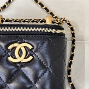 【AT2542】Chanelの黒いミニバッグ、誰がChanelのブラックゴールドを拒否できるでしょうか〜 CHANEL * 24Cダブルゴールドボックスバッグ、実物感がたっぷり！