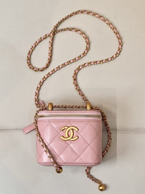【AT2543】Chanel シャネルの桜色のミニパウダーは、ロマンチックで純真で繊細な桜色です🌸 ピンク色の桜色は、赤ちゃんのような肌のようで、繊細で精巧な印象を与えます。