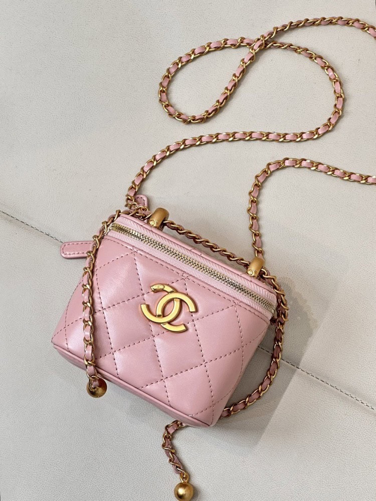【AT2543】Chanel シャネルの桜色のミニパウダーは、ロマンチックで純真で繊細な桜色です🌸 ピンク色の桜色は、赤ちゃんのような肌のようで、繊細で精巧な印象を与えます。