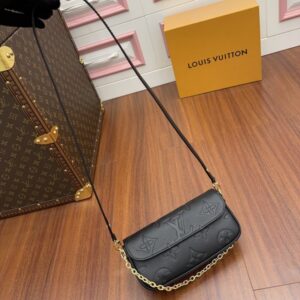 【AT2546】★Louis Vuitton★ルイ・ヴィトン財布チェーンアイビー