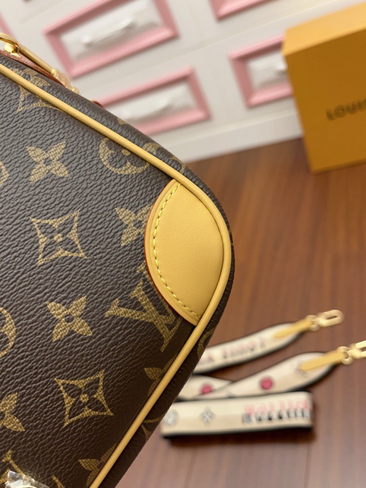 【AT2549】LOUIS VUITTONのショルダーバッグ