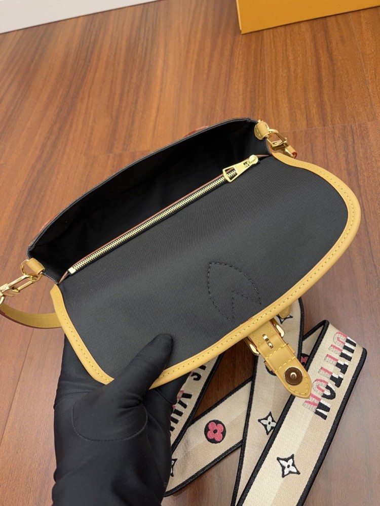 【AT2549】LOUIS VUITTONのショルダーバッグ
