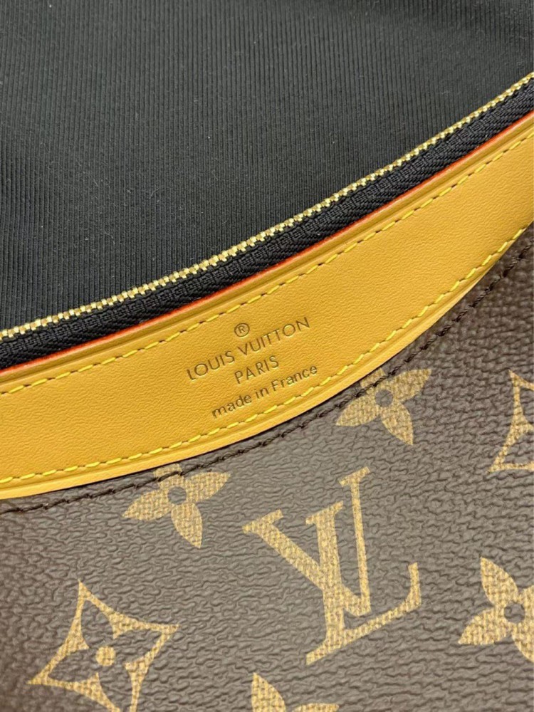 【AT2549】LOUIS VUITTONのショルダーバッグ