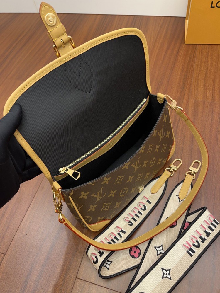 【AT2549】LOUIS VUITTONのショルダーバッグ