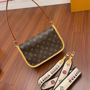 【AT2549】LOUIS VUITTONのショルダーバッグ