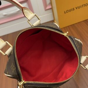 【AT2550】LOUIS VUITTON ルイ・ヴィトンのモノグラム・スピーディ・バンドリエール20 ブラウンは、レディース向けのハンドバッグです。