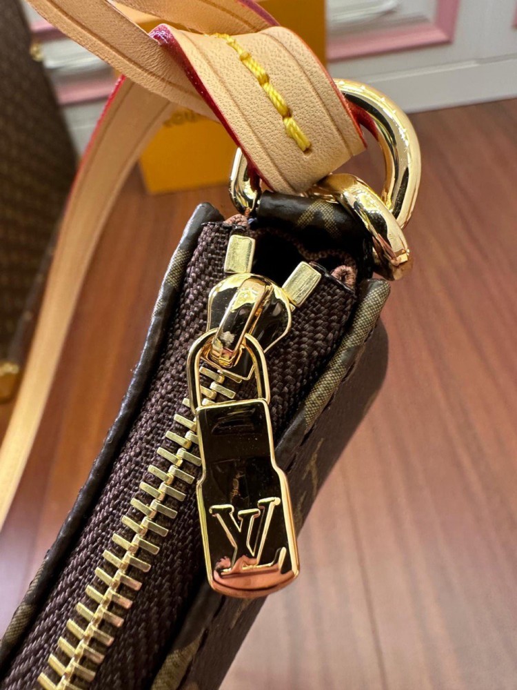 【AT2552】LV LOUIS VUITTON ルイ・ヴィトンのモノグラム ポシェット アクセソワール ショルダ