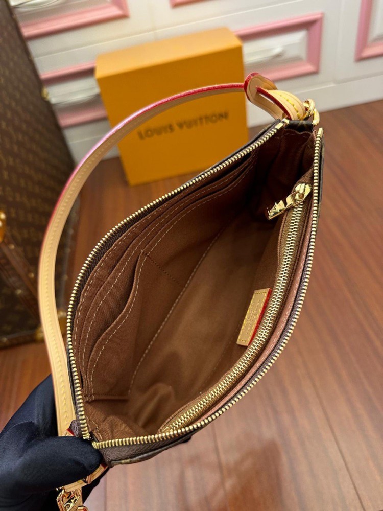 【AT2552】LV LOUIS VUITTON ルイ・ヴィトンのモノグラム ポシェット アクセソワール ショルダ
