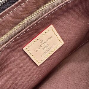 【AT2552】LV LOUIS VUITTON ルイ・ヴィトンのモノグラム ポシェット アクセソワール ショルダ