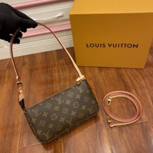 【AT2553】LOUIS VUITTON ルイヴィトンのモノグラム柄のショルダーバッグ・ポシェットは、レディース向けです。