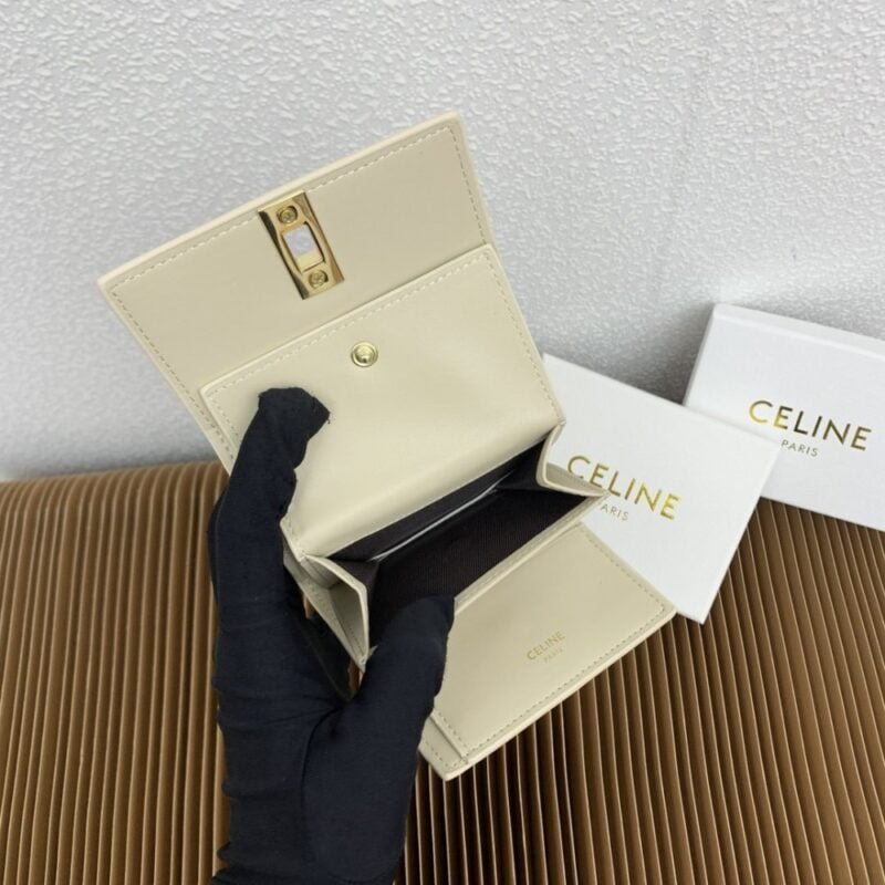 【AT2562】Celine TRIOMPHE 16番の光沢のある牛革折りたたみ財布。 牛革裏地：牛革/布金の装飾が施された回転ロック付き1つのプッシュボタン畳み込みコインポケット5つのカードスロット1つの紙幣袋2つのフラットポケット