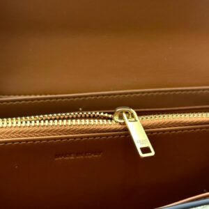 【AT2566】Celineカウンターシンク、カウンター品質の最高級輸入牛革海外カスタマイズキーホルダーハードウェア仕上げ精緻。