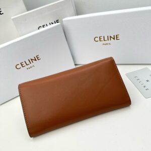 【AT2569】Celine セリーヌのカウンターシンク、カウンター品質の最高品質の輸入牛革製の海外製造キーホルダー。 手作業のエッジ加工が見事です。