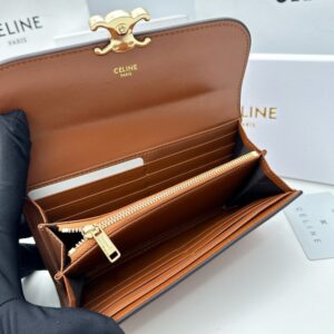 【AT2569】Celine セリーヌのカウンターシンク、カウンター品質の最高品質の輸入牛革製の海外製造キーホルダー。 手作業のエッジ加工が見事です。