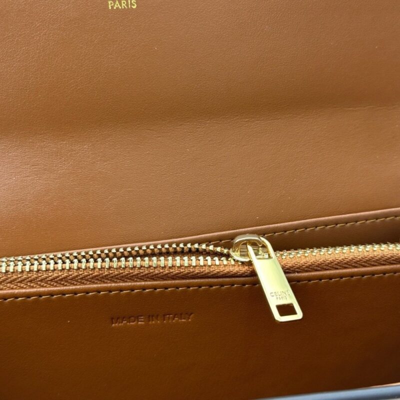 【AT2569】Celine セリーヌのカウンターシンク、カウンター品質の最高品質の輸入牛革製の海外製造キーホルダー。 手作業のエッジ加工が見事です。