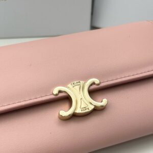 【AT2570】Celineのカウンターと同期して、カウンター品質の最高級輸入牛革の海外オーダーメイドキーホルダー金属素材の手作り端正な仕上がり