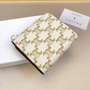 【AT2572】Celineの短い財布は非常に美しいシリーズです。 トップグレインレザーを使用し、精巧でおしゃれなデザインです！ 专柜同期。
